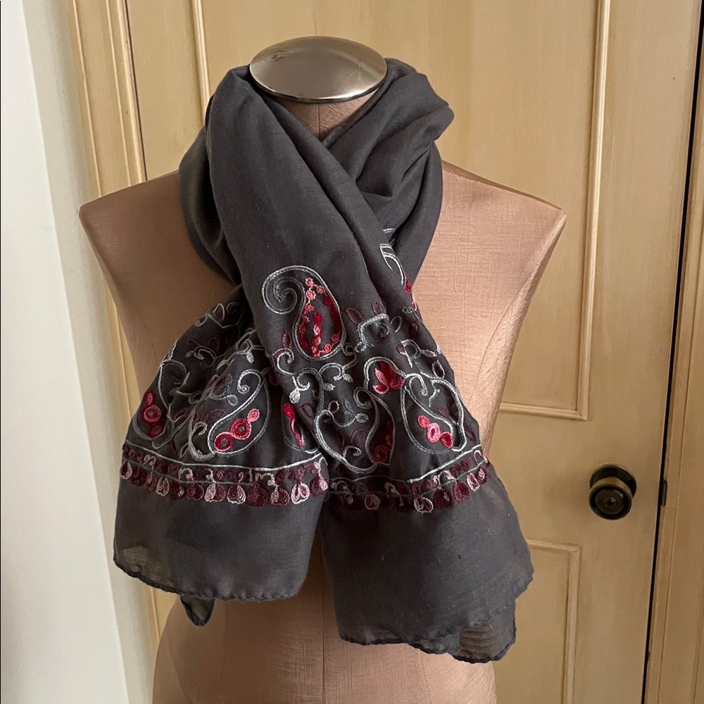 BOHO Granola Girl Paisley/Foliage Border Embroidered 28' x 74" Grey Sage Scarf - Picture 4 of 15